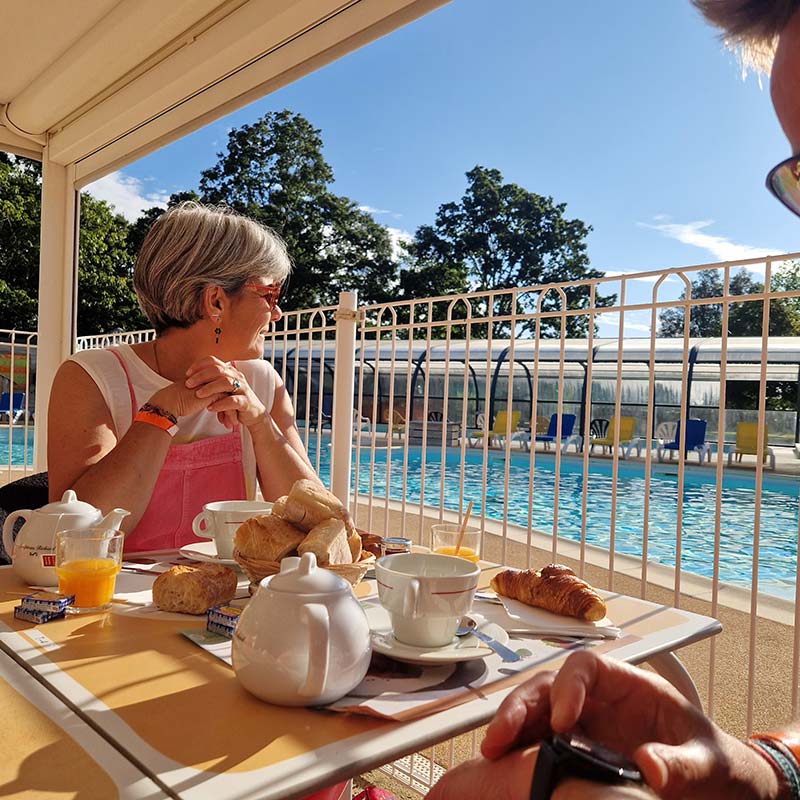 Petit-déjeuner à emporter au camping près de la Baule