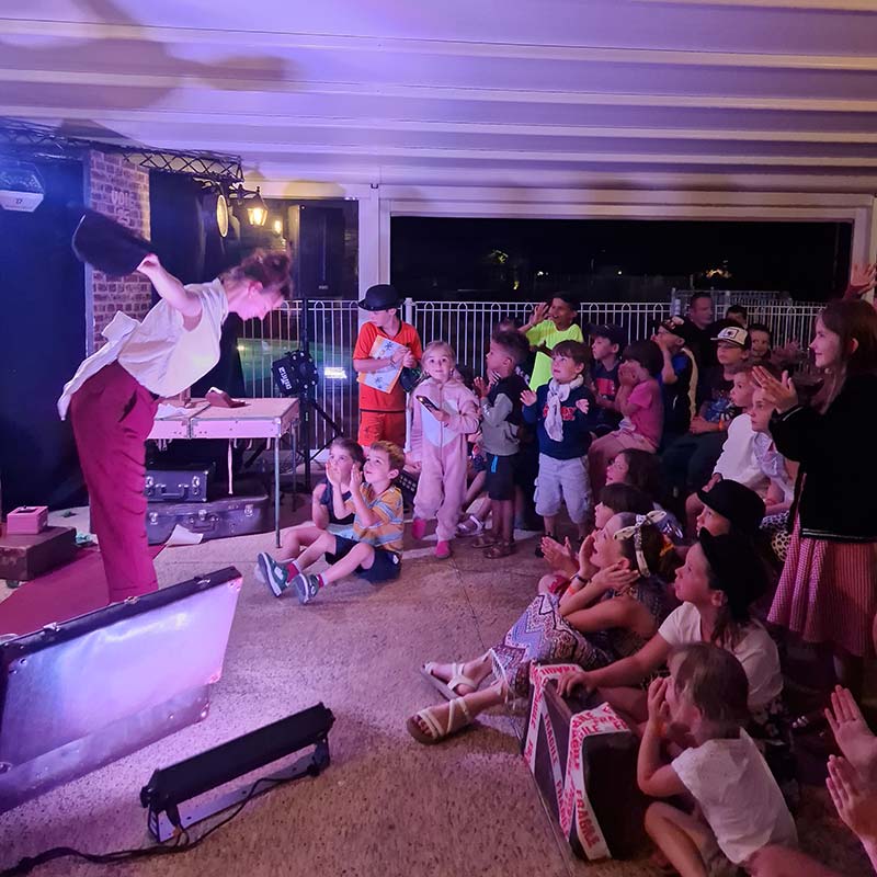 Spectacle en soirée pour enfants au camping en Brière